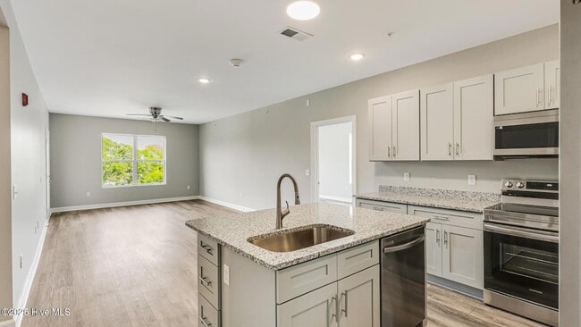 Building Photo - 2272 Dolphin Shores Dr SW