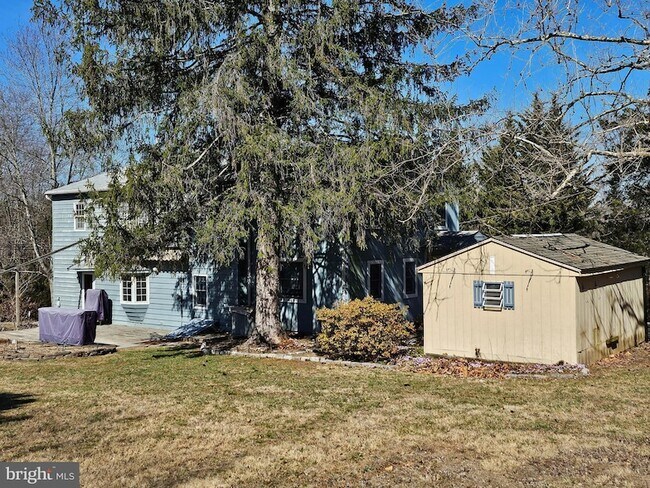 Building Photo - 242 S Sugan Rd