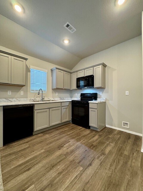 Building Photo - 1813 E Annette Dr