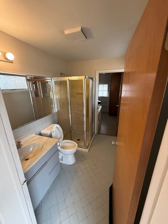 Building Photo - 3336 Overland Pass