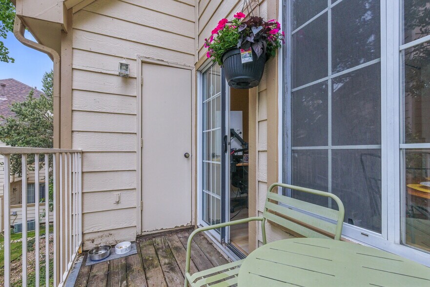 Building Photo - 6076 Gunbarrel Ave