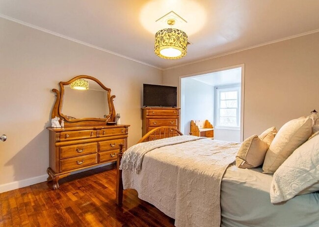 Building Photo - Gorgeous 4 Bedroom Home in Adamsville