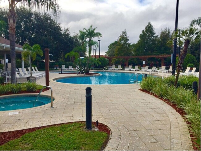 Building Photo - 5372 Diplomat Ct