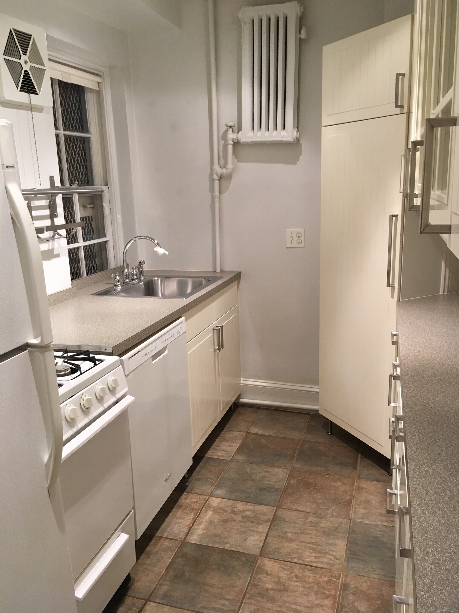 Kitchen - 221 W Lanvale St