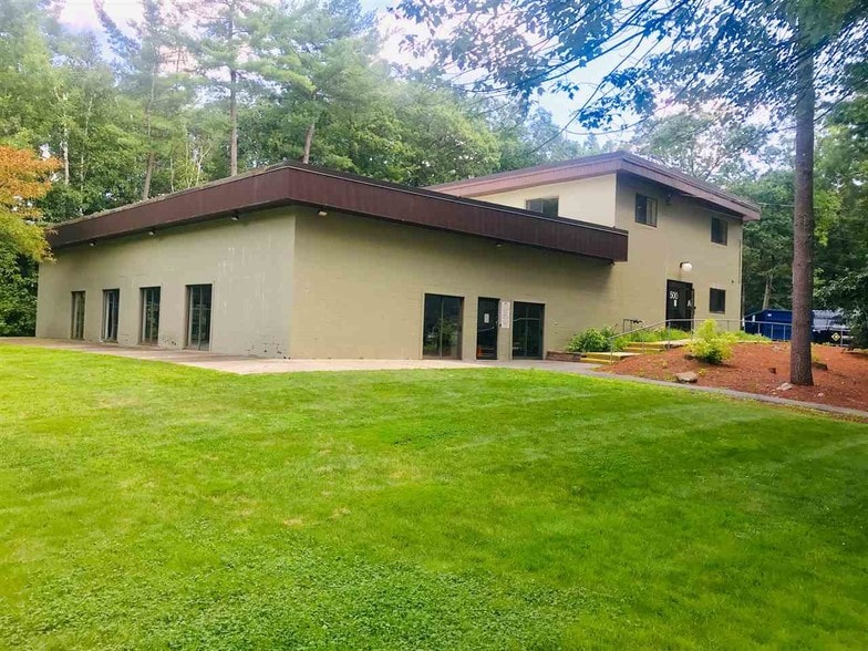 Mgmt Office and pool - 501 Brook Village Rd