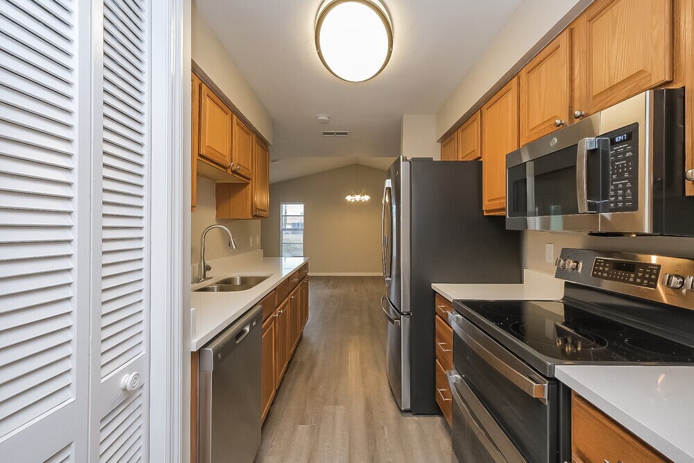 Building Photo - 4360 Grandwood Ln