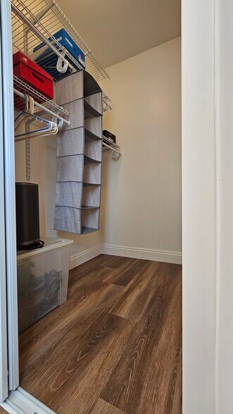 Closet - 2084 W 24th St