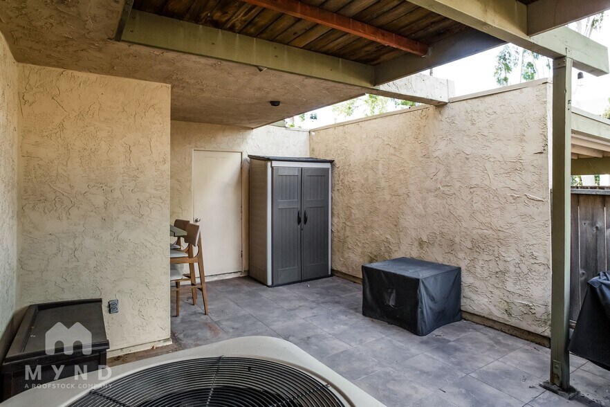 Building Photo - 10617 Caminito Cascara