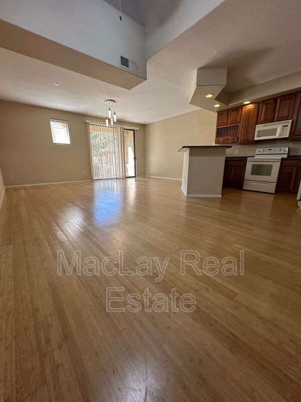 Building Photo - 705 W Queen Creek Rd