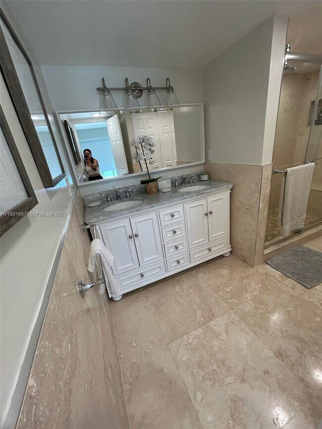 Building Photo - 4000 NE 168th St