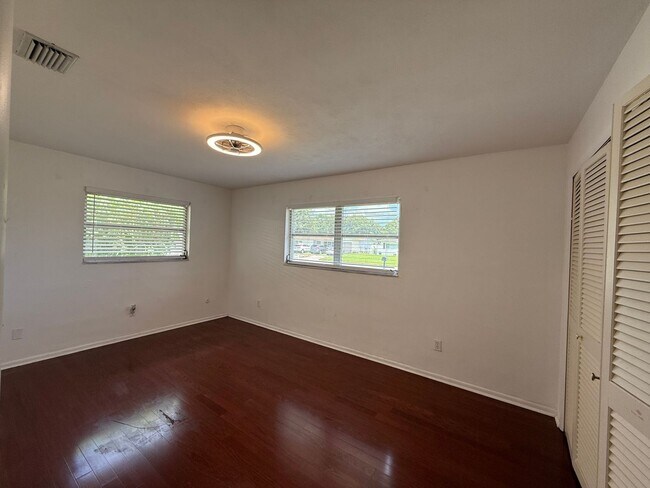 Building Photo - Amazing 2-bedroom, 2-bathroom home on a lake.