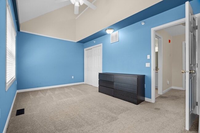 Building Photo - 179 Littleton Rd