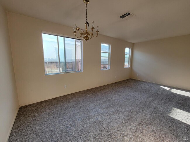 Building Photo - 1609 Vandenberg Cir