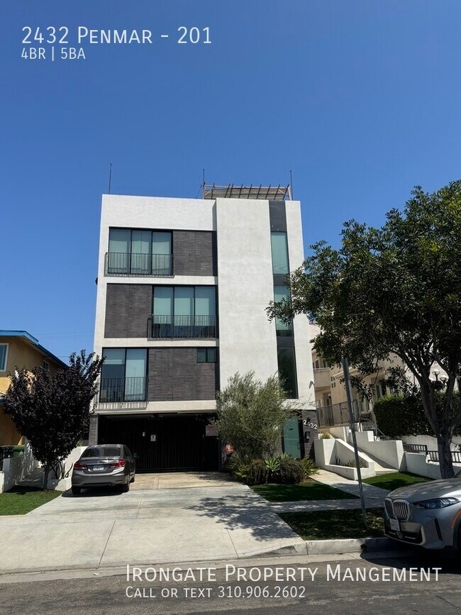 Building Photo - 2432 Penmar-201