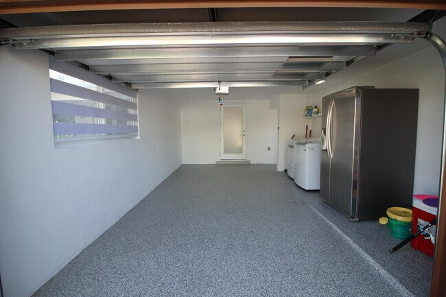 Building Photo - 2548 SE 14th St