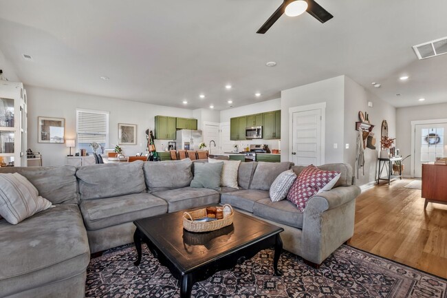 Building Photo - 1006 Baltusrol Ln