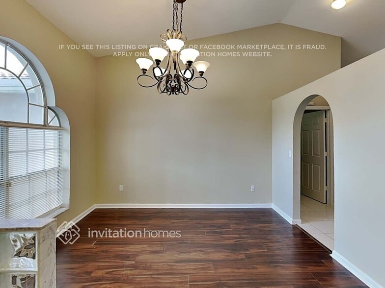 Building Photo - 1615 Grantham Dr