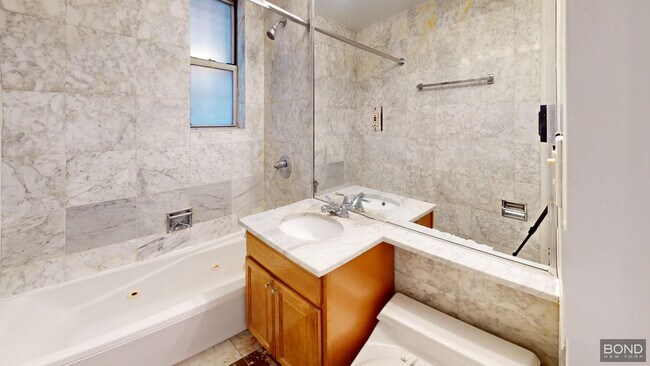 Building Photo - 301 E 38th St