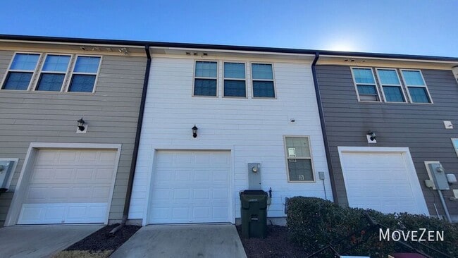 Building Photo - 1728 Shady Oaks Dr