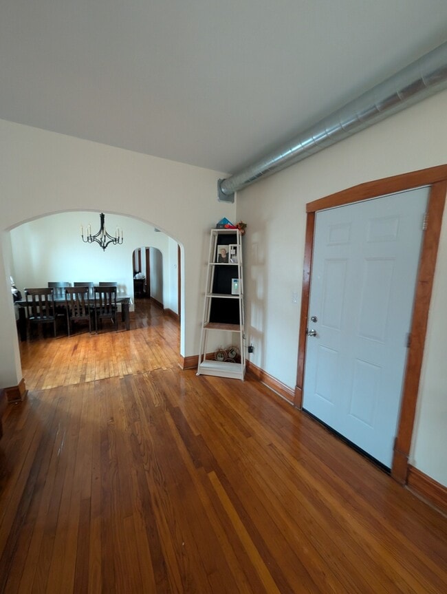 Building Photo - 5433 S Millard Ave