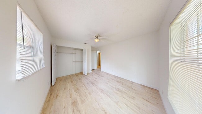 Building Photo - 5401 Pinnacle Ln