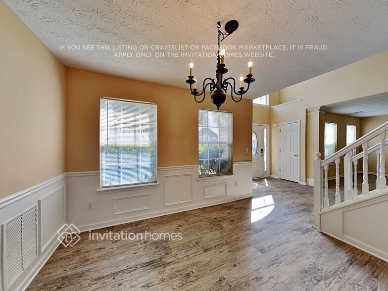 Building Photo - 345 Hazelhurst Dr