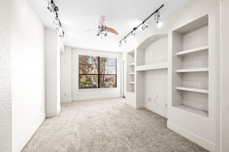 Building Photo - 2600 Hillsboro Pike