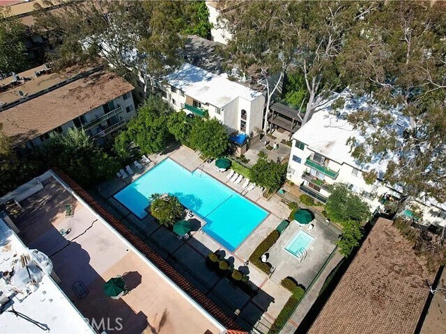 Building Photo - 5460 White Oak Ave