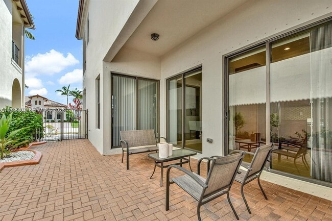 Building Photo - 8354 NW 39th Ct