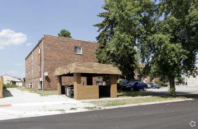816 E 38th Pl - Divine Properties