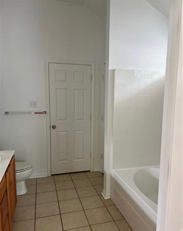 Building Photo - 3107 Burlington