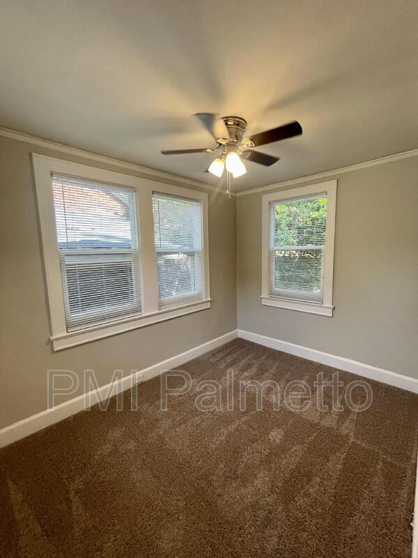 Building Photo - 2112 Academy St