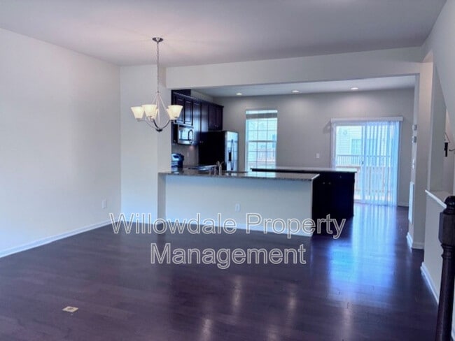 Building Photo - 6025 Kentworth Dr