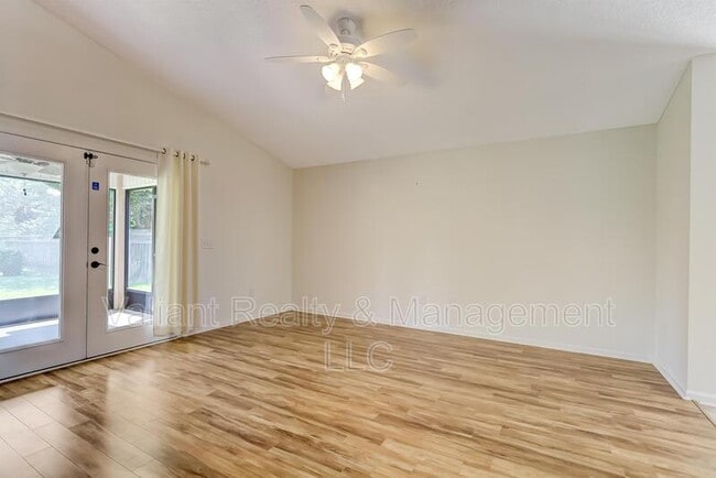Building Photo - 608 Birchbark Trail