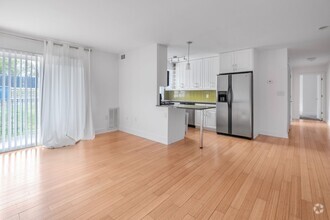 Building Photo - Lovely 2 BR/1 BA condo in Anacostia!
