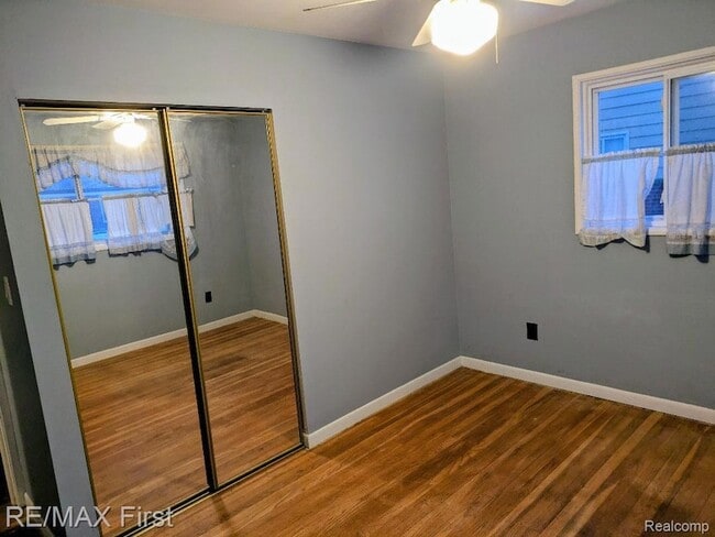 Building Photo - 247 Hecht Dr