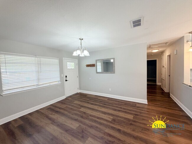 Building Photo - Upgraded 4BR Home with In-Ground Pool in Fort Walton Beach!