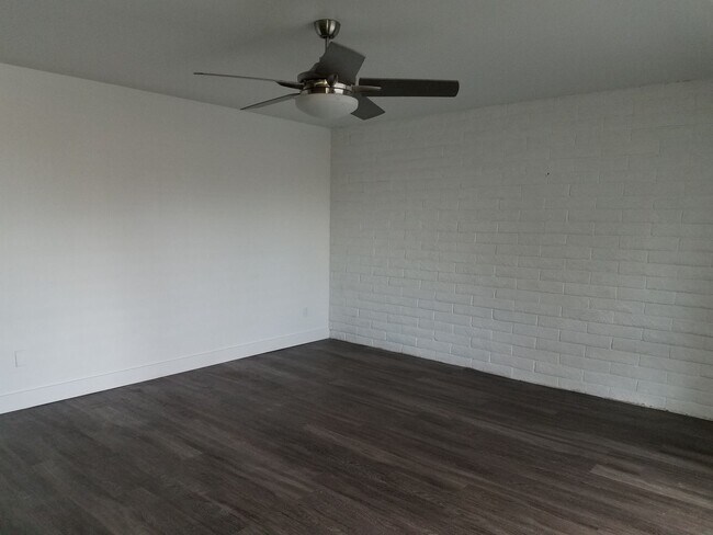 Building Photo - 1500 W Rio Salado Pkwy