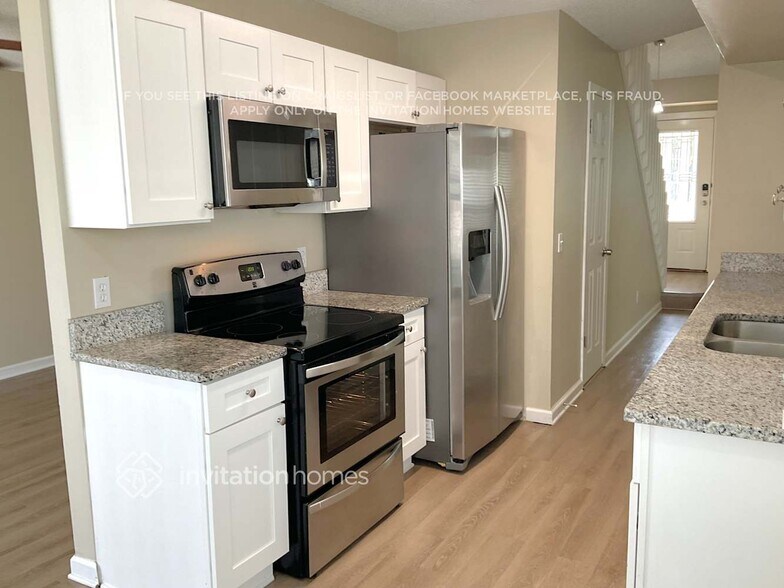 Building Photo - 1037 Whittier Cir
