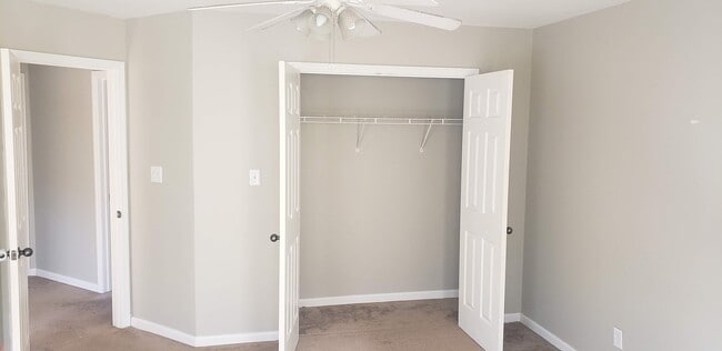 Building Photo - Unit 2