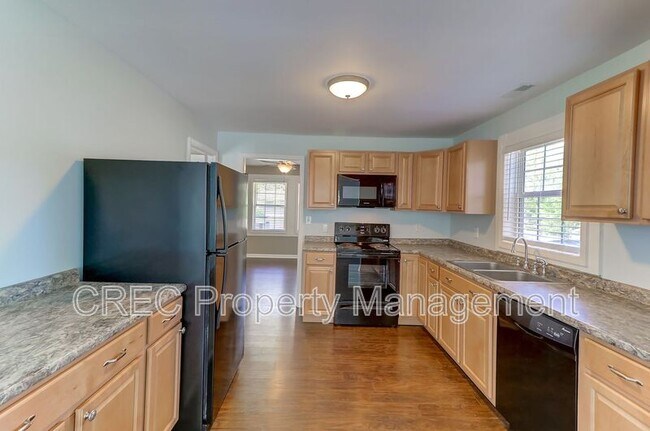 Building Photo - 2401 Eagle Dr