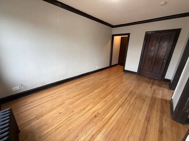 Building Photo - 2107 Grove Ave