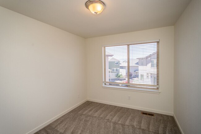 Building Photo - Move-In Ready Home in Desirable Banning Lewis Ranch!!