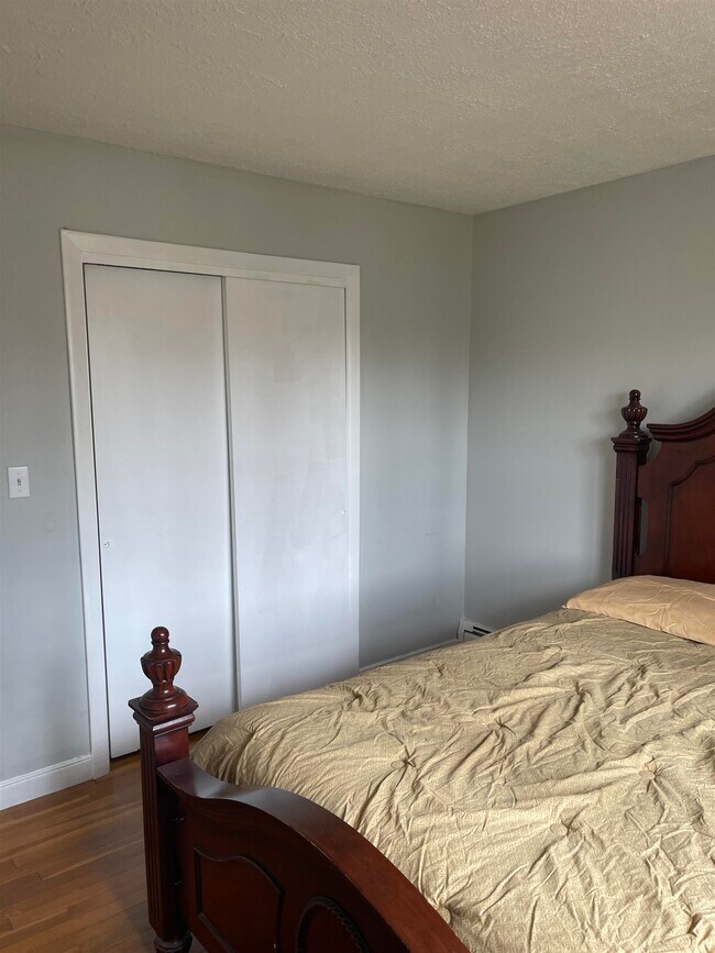 Building Photo - 4 Brook Rd