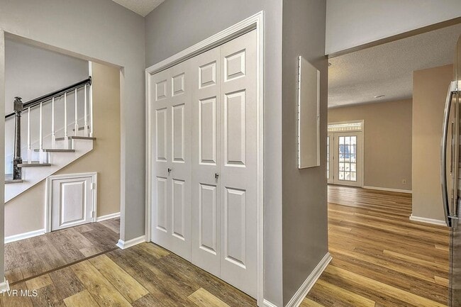 Building Photo - 2 Bedroom 1.5 Bath Townhome for Rent