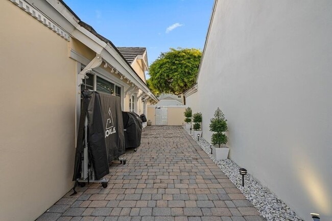 Building Photo - 9937 NW 47th Terrace