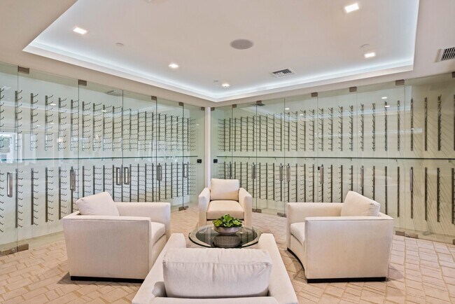 Building Photo - 2700 Donald Ross Rd