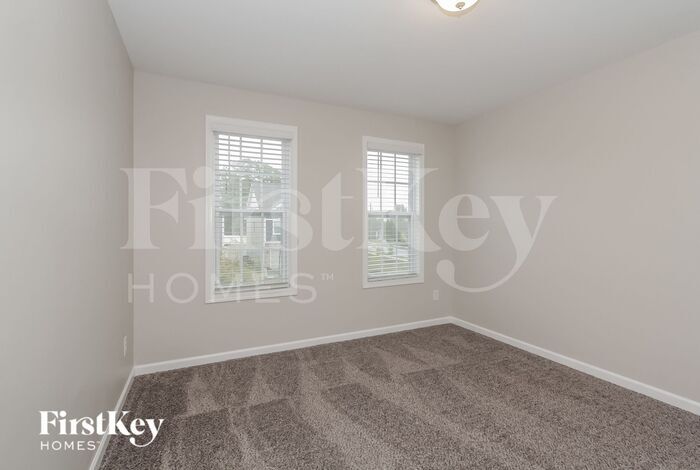 Building Photo - 107 E Americana Dr