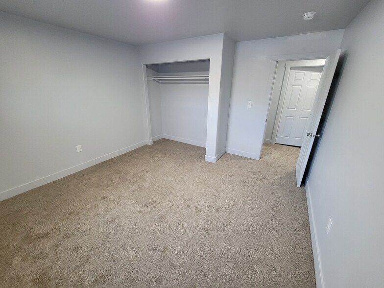 Building Photo - 200 Gannett Dr