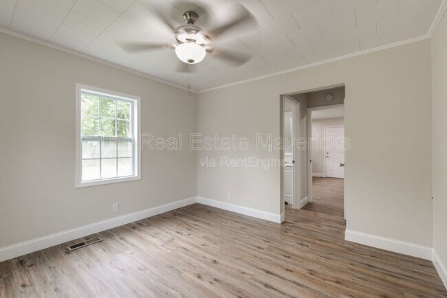 Building Photo - 1104 Indian Ave